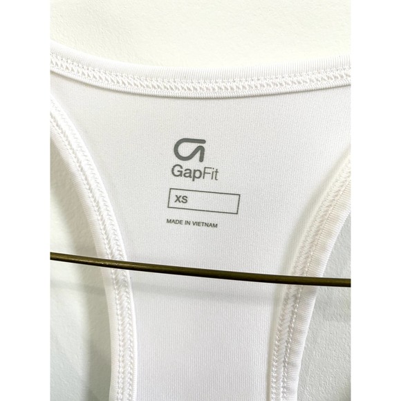 Gap Fit Workout Tank Athletic wear - Picture 2 of 8